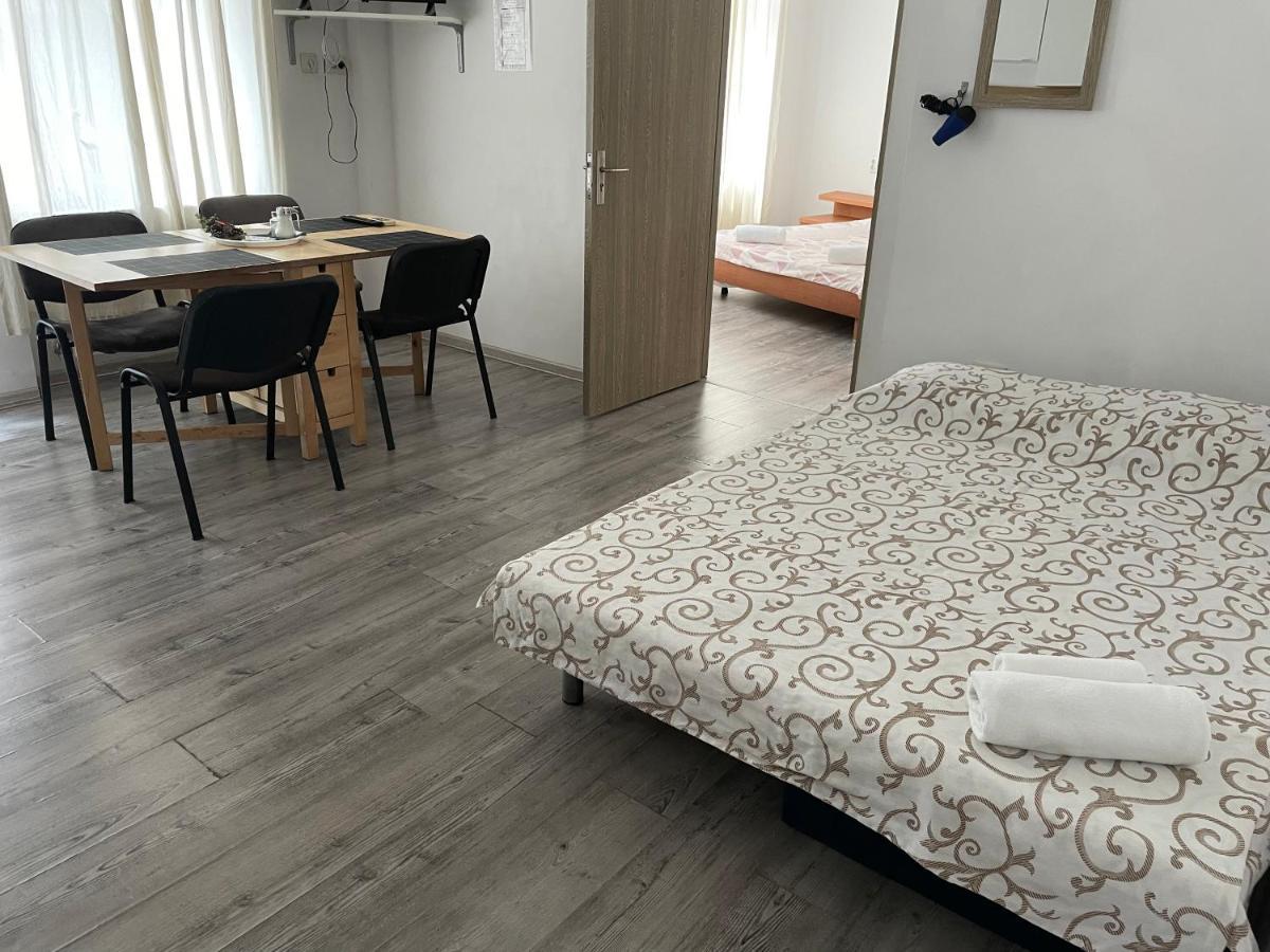 Studio Piata Amzei Nr.1 Apartman Bukarest Kültér fotó