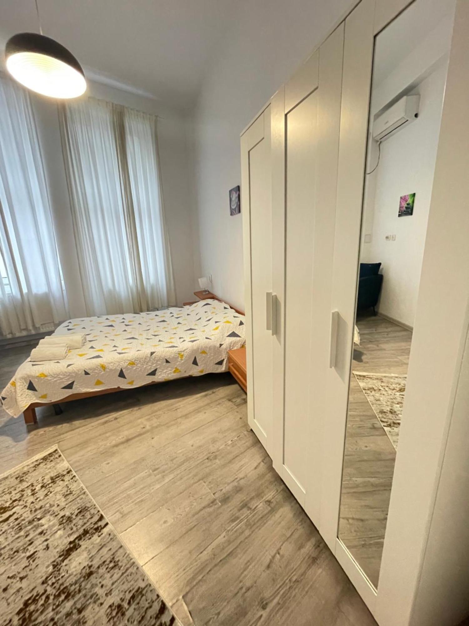 Studio Piata Amzei Nr.1 Apartman Bukarest Kültér fotó